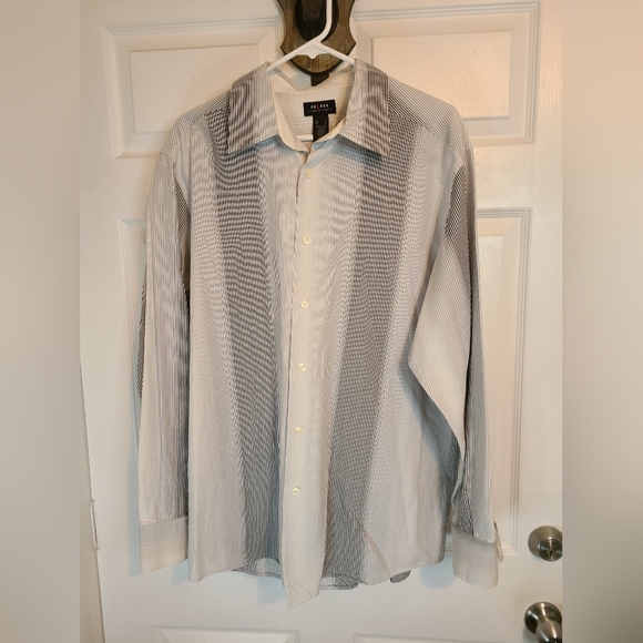 (666) Axcess by Liz Claiborne Men's Dress Shirt, Size: XL Color Grey/White - Picture 1 of 10